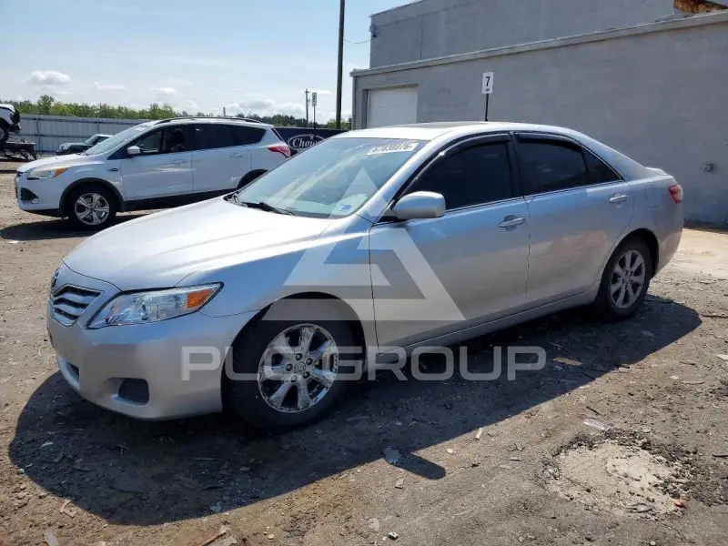 2011 Toyota CAMRY photo