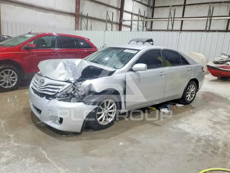 2011 Toyota CAMRY фото
