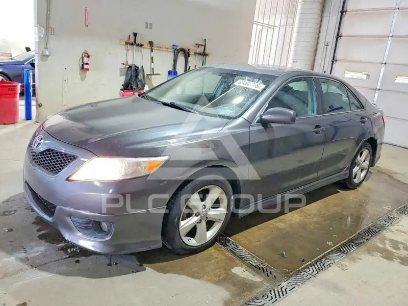2011 Toyota CAMRY фото