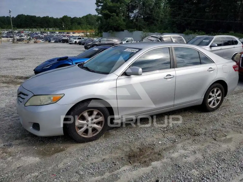 2011 Toyota CAMRY фото