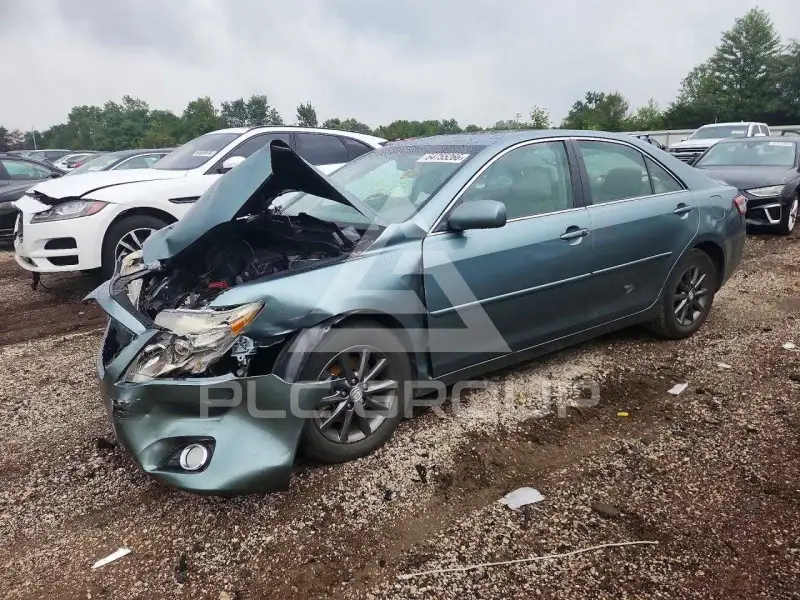 2011 Toyota CAMRY фото