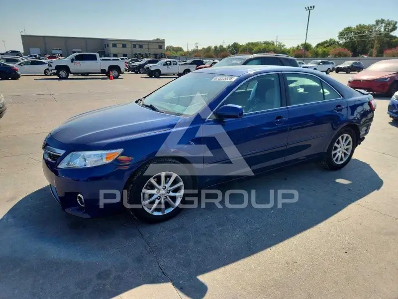2011 Toyota CAMRY фото