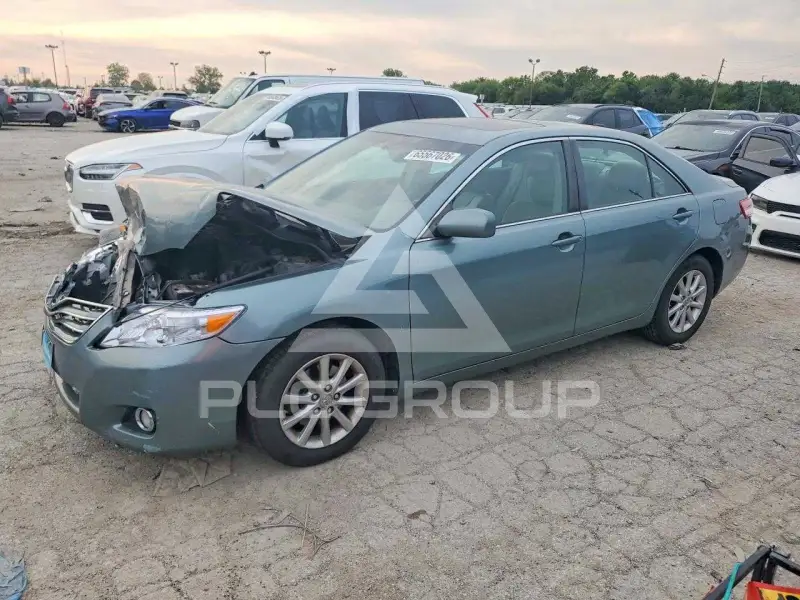 2011 Toyota CAMRY photo
