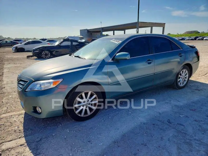 2011 Toyota CAMRY фото