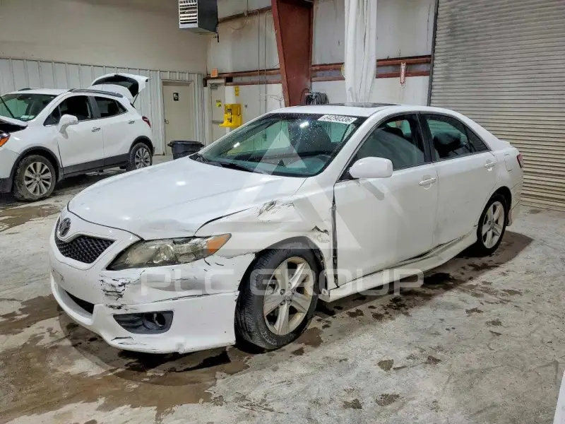 2011 Toyota CAMRY фото
