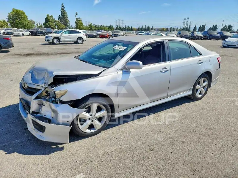 2011 Toyota CAMRY фото