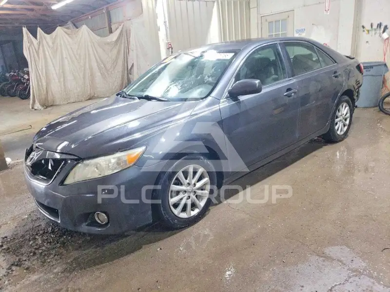 2011 Toyota CAMRY фото
