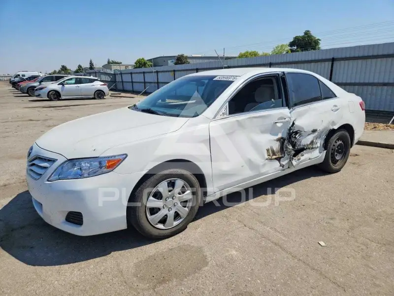 2011 Toyota CAMRY фото