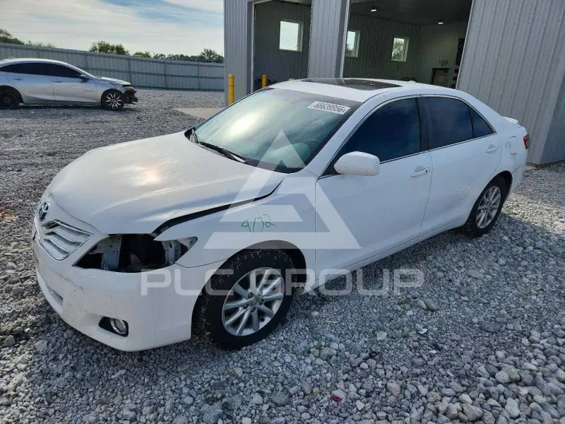 2011 Toyota CAMRY photo