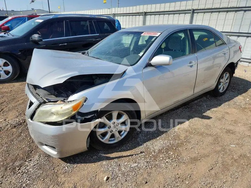 2011 Toyota CAMRY фото