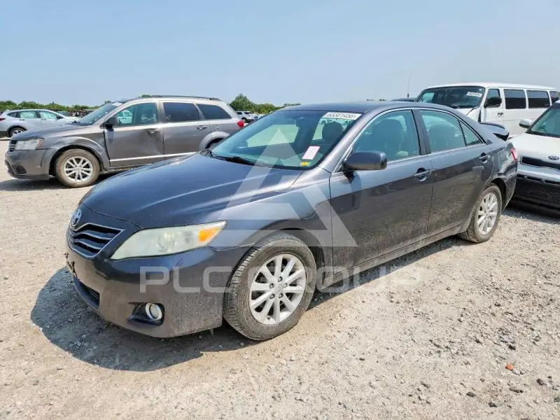 2011 Toyota CAMRY photo