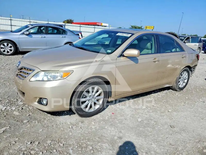2011 Toyota CAMRY photo