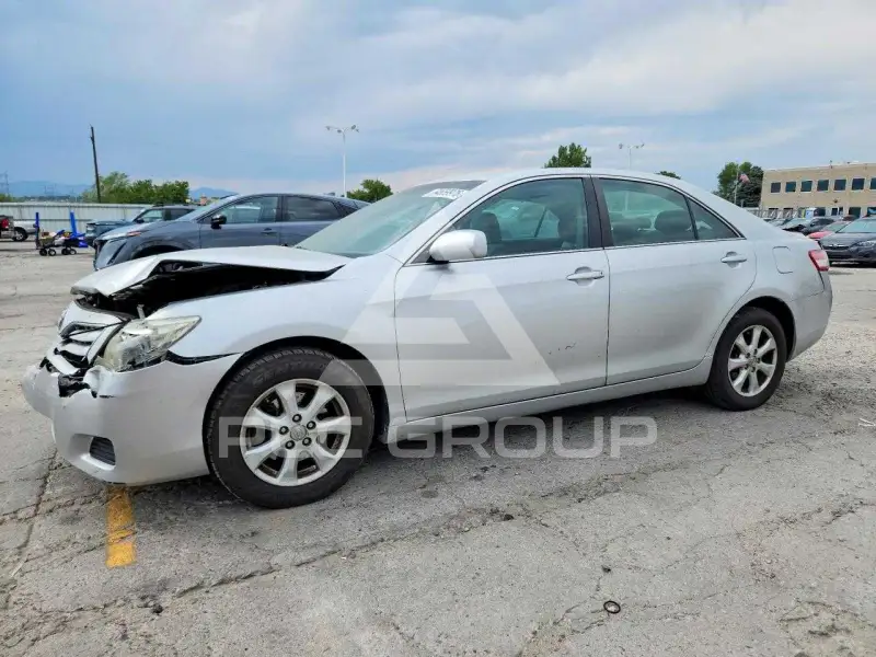2011 Toyota CAMRY фото