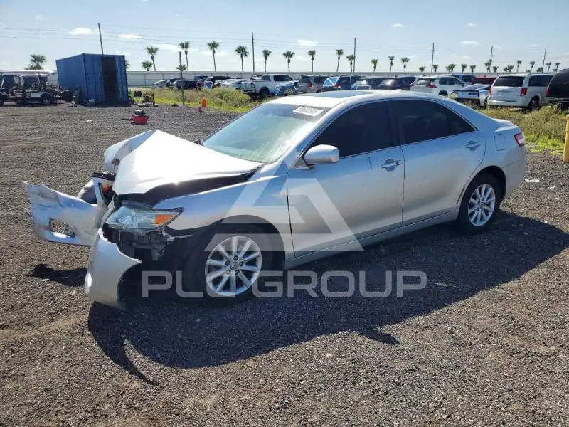 2011 Toyota CAMRY фото