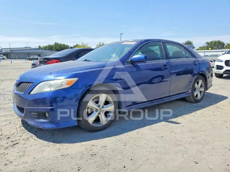 2011 Toyota CAMRY фото