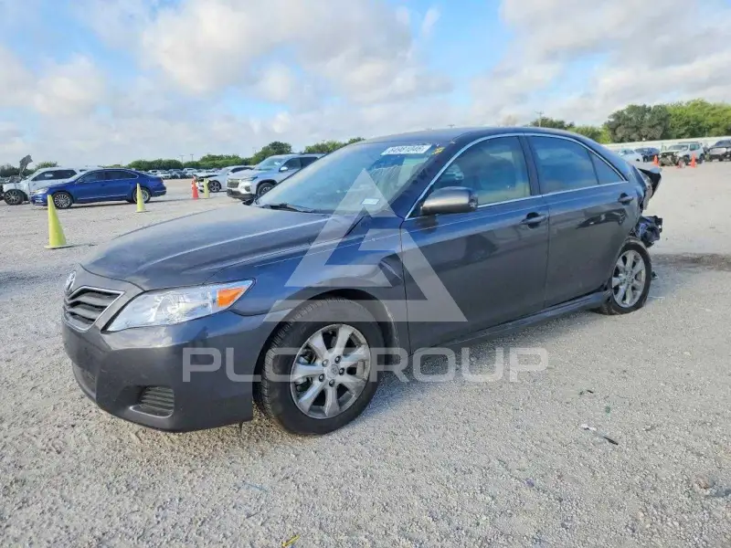 2011 Toyota CAMRY фото