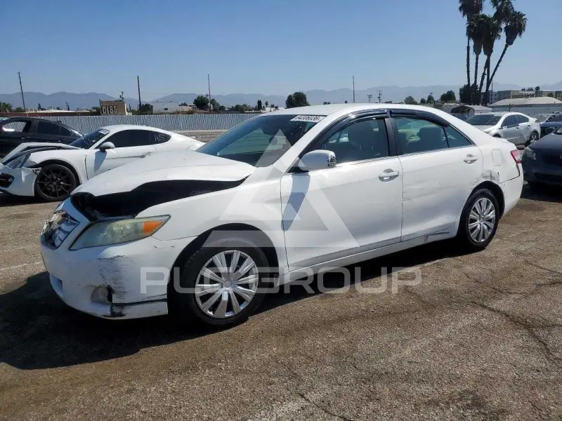 2011 Toyota CAMRY фото