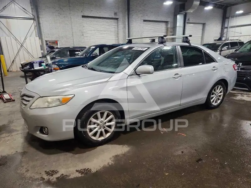 2011 Toyota CAMRY фото