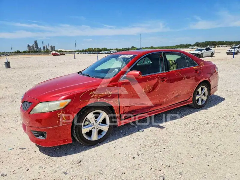2011 Toyota CAMRY фото