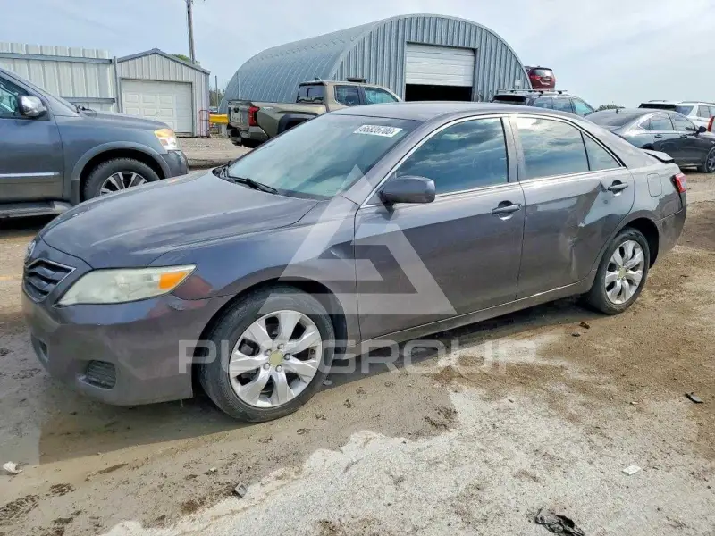 2011 Toyota CAMRY фото