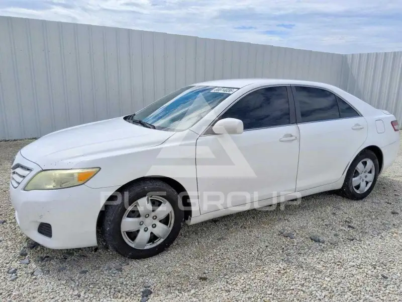 2011 Toyota CAMRY фото
