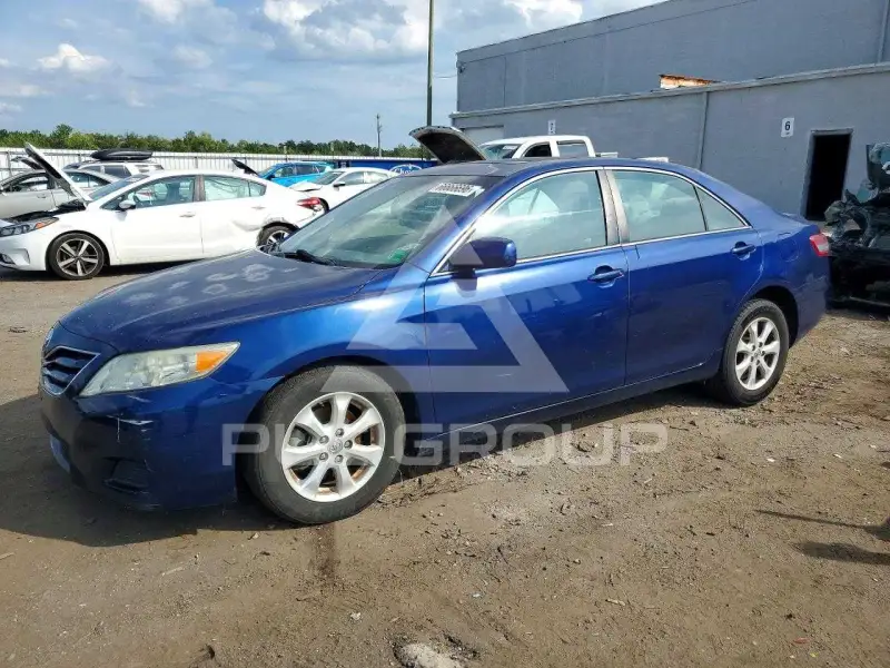 2011 Toyota CAMRY фото