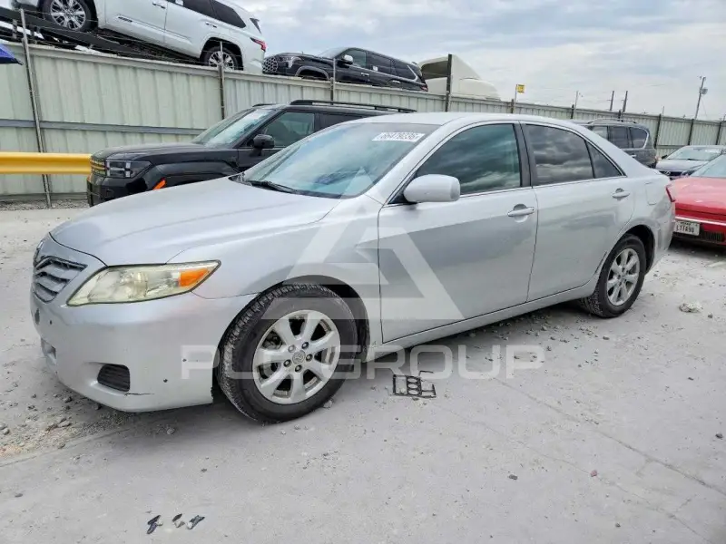 2011 Toyota CAMRY фото