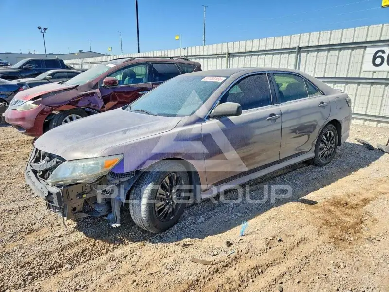 2011 Toyota CAMRY фото