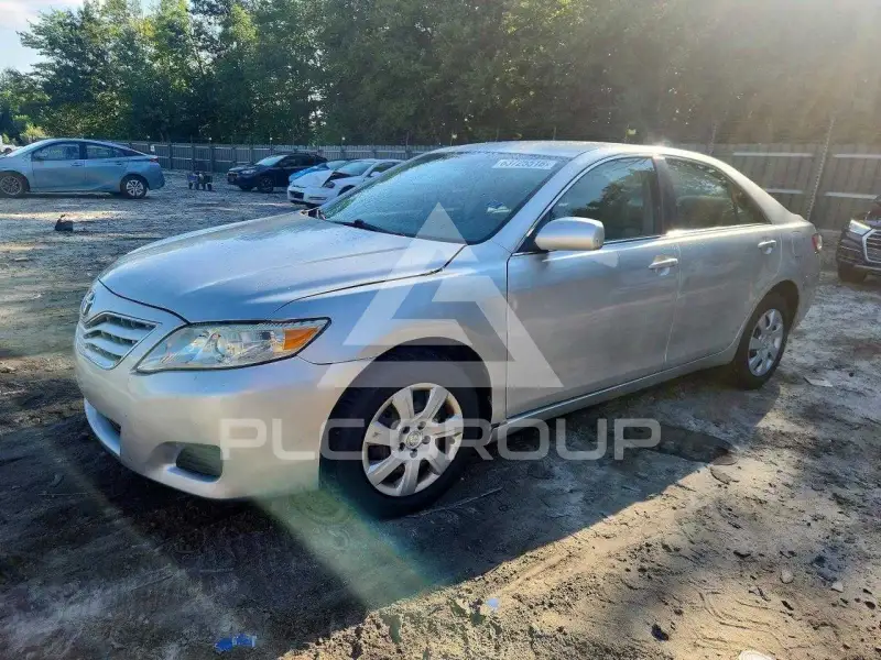 2011 Toyota CAMRY фото
