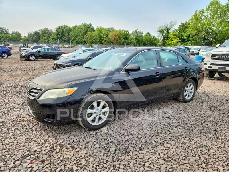 2011 Toyota CAMRY фото