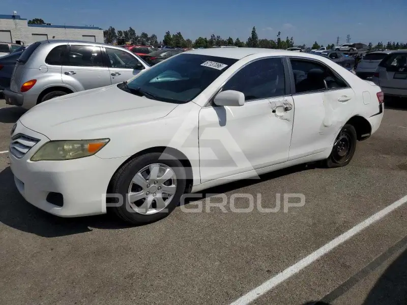 2011 Toyota CAMRY photo