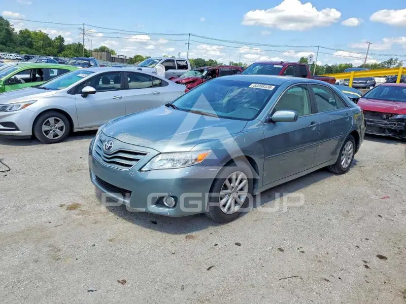 2011 Toyota CAMRY photo