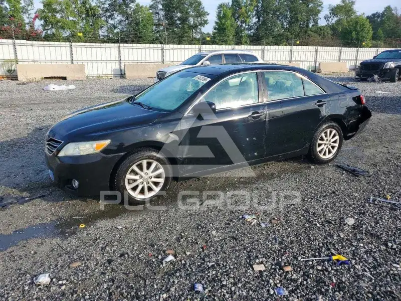 2011 Toyota CAMRY фото