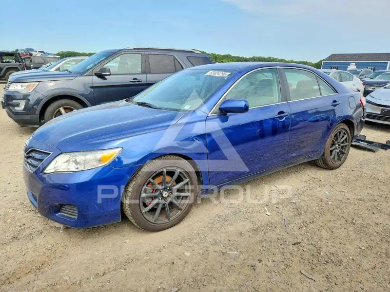 2011 Toyota CAMRY фото
