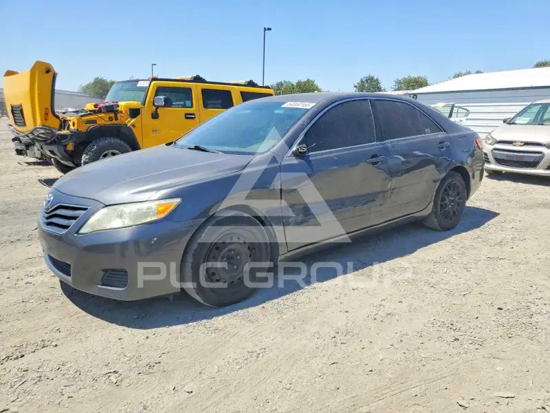 2011 Toyota CAMRY фото