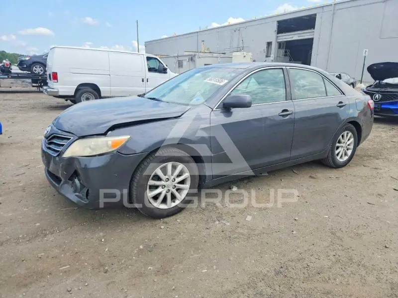 2011 Toyota CAMRY фото