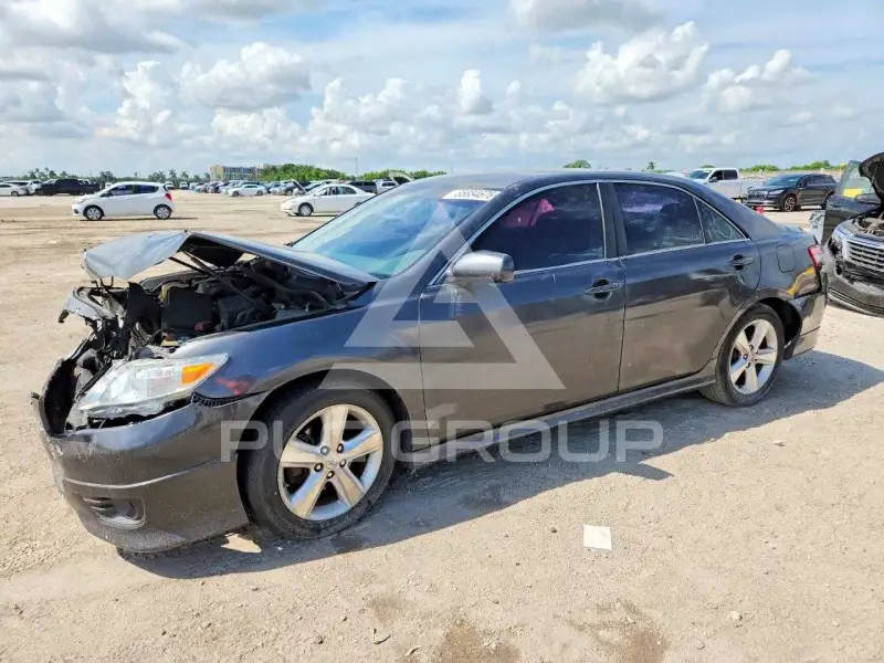2011 Toyota CAMRY фото