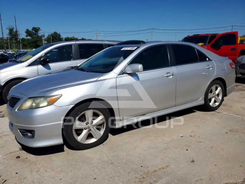 2011 Toyota CAMRY фото