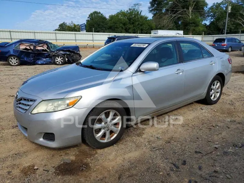 2011 Toyota CAMRY photo