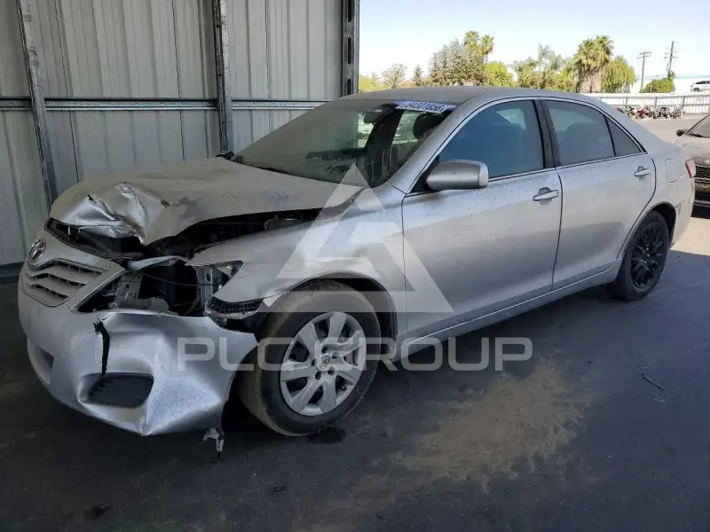 2011 Toyota CAMRY фото