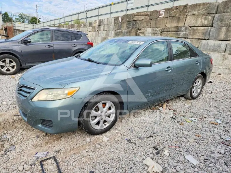 2011 Toyota CAMRY фото