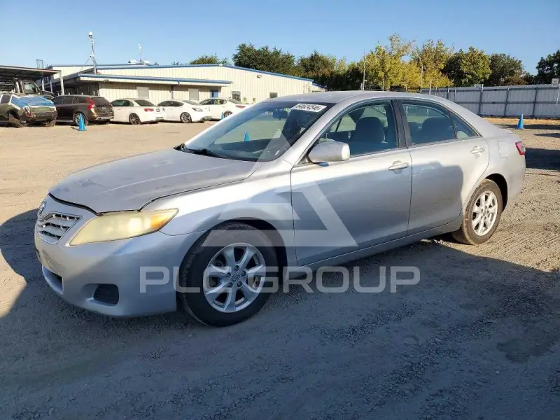 2011 Toyota CAMRY photo
