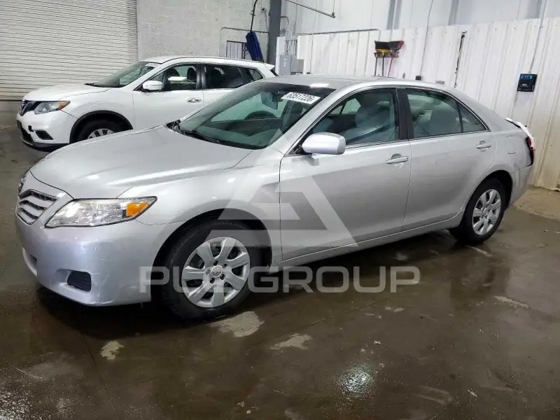 2011 Toyota CAMRY photo