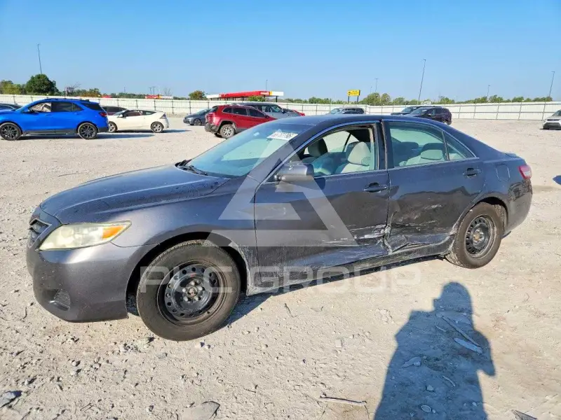 2011 Toyota CAMRY фото