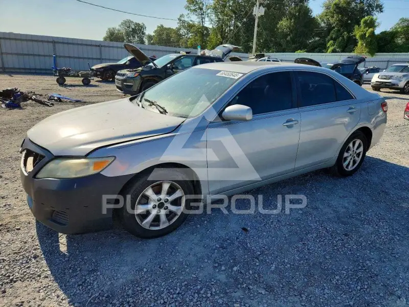 2011 Toyota CAMRY фото