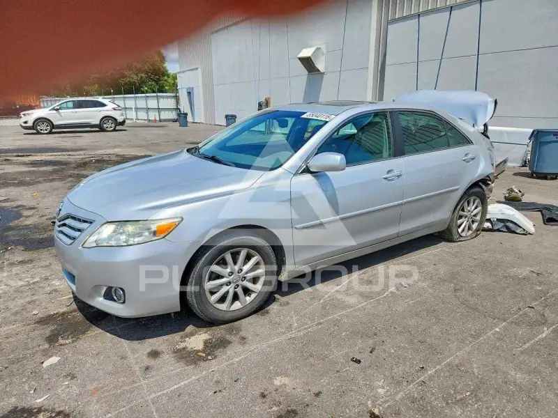 2011 Toyota CAMRY фото