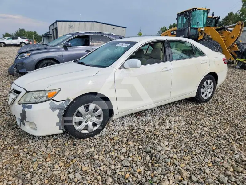 2011 Toyota CAMRY photo