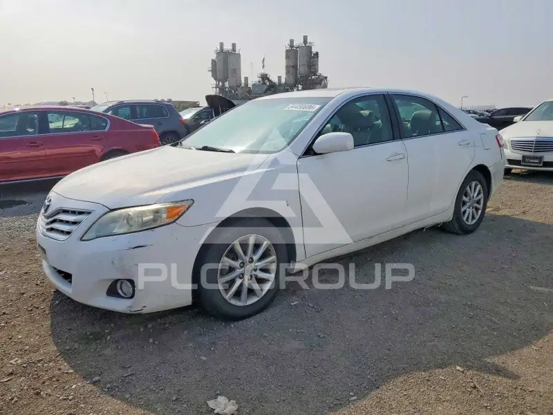 2011 Toyota CAMRY фото