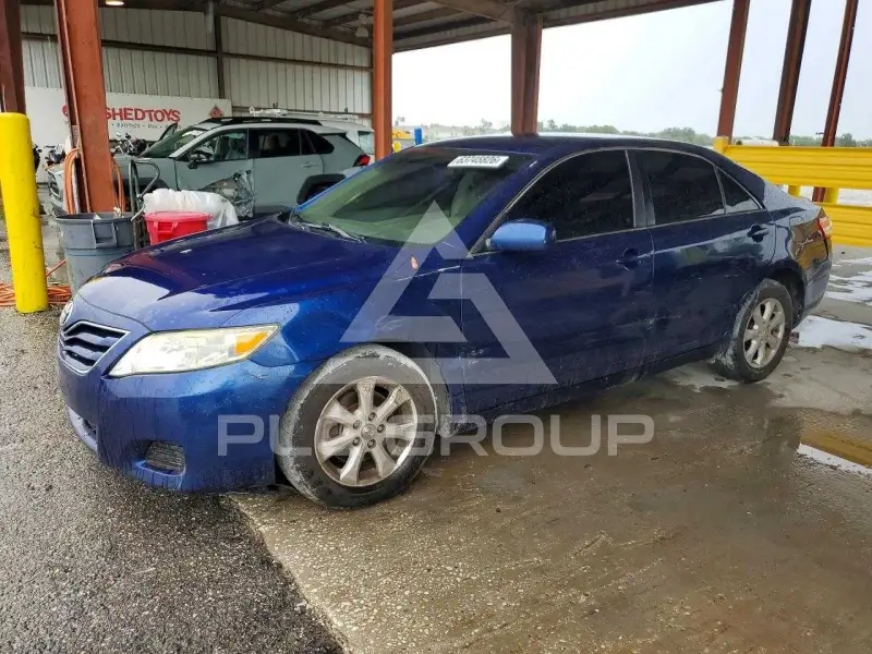 2011 Toyota CAMRY фото