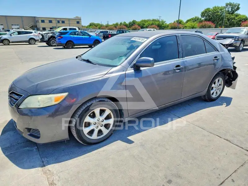 2011 Toyota CAMRY фото